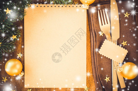 圣诞餐桌位具搭配棕色笔记本图片