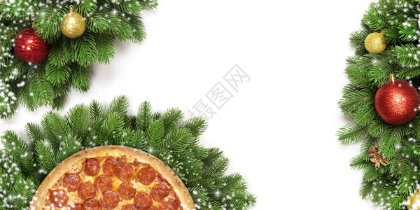 圣诞披萨在白色背景上被隔离复制空背景图片