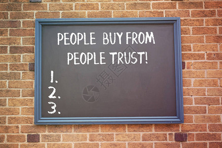 文字书写文本人们从他们信任的人那里购买建立信任和客户满意图片