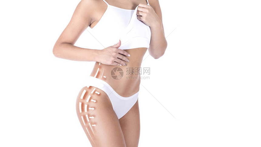 在户外穿着白色比基尼的苗条迷人女躯干的特写概念虚线手术切口线标记在皮肤上用于收腹女孩图片