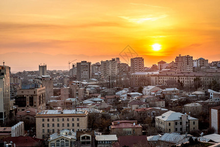 亚美尼亚日落时的埃里温市图片