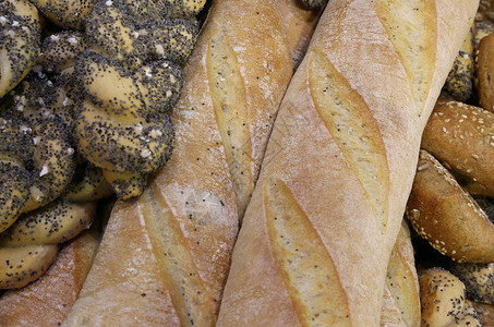 面包店里的面包配上香喷的面包和图片