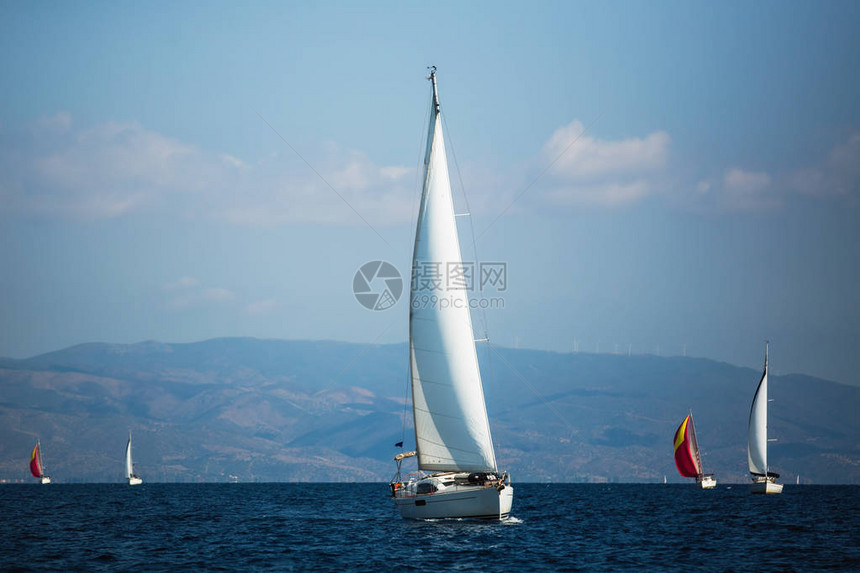 帆船在希腊爱琴海参加游艇Rega图片