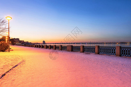 乌克兰Dnipro市冬图片