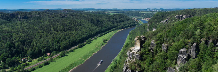 德国ElbeSandstone山的Elbe图片