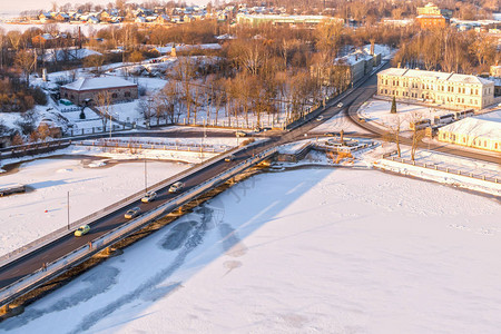 冬季Vyborg市选择芬兰海湾桥上的俄罗斯港口城市图片