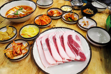 韩式烧烤食品用猪肉图片