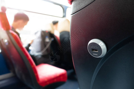 客车旅行者英国伦敦旅游者免费标准USB电源套座或公共汽车上USB港图片