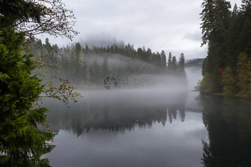 美丽的风景和秋色图片