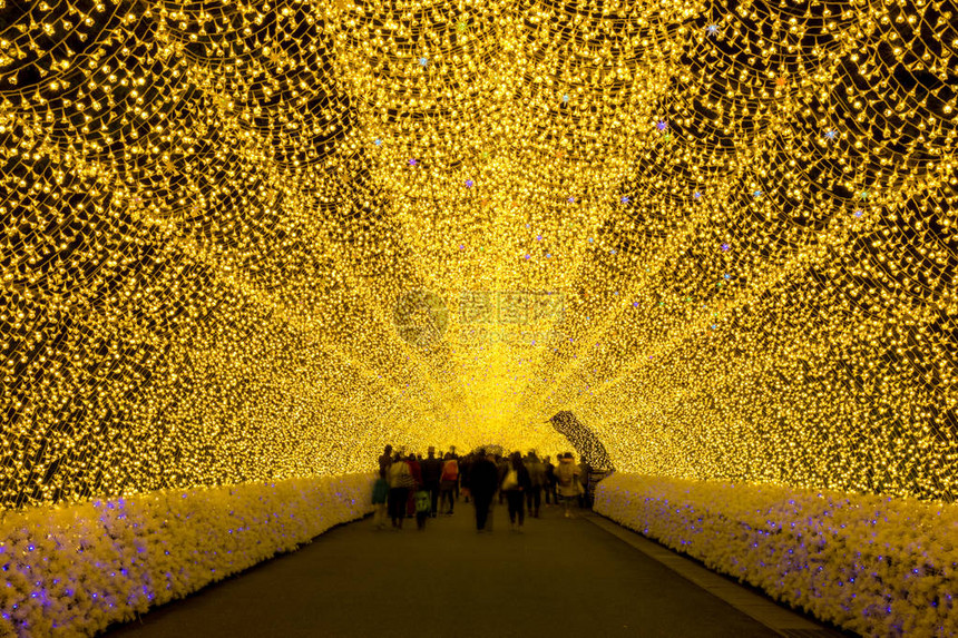 Nabananosato的光隧道冬季照明是日本名古屋市附图片