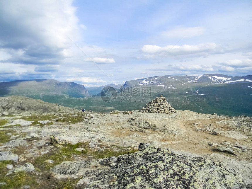 挪威贝塞根山脊上的荒野景观图片
