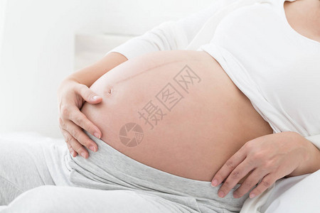 孕妇的胃收缩图片