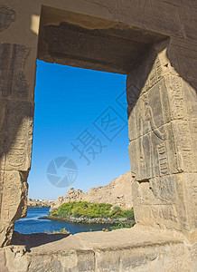 菲莱岛阿斯旺古代埃及伊西斯寺窗墙上图片