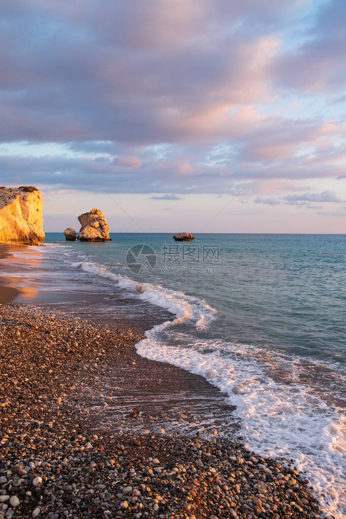 塞浦路斯帕福斯PaphosPetratouRomiou附近海滩的美丽下午景色图片