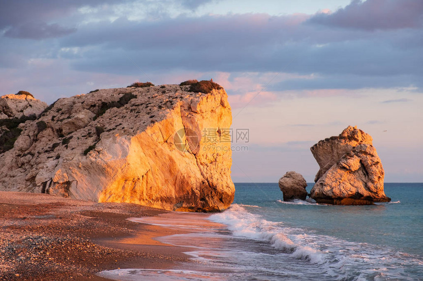 塞浦路斯帕福斯PetratouRomiou周围海滩的美丽的下午景象图片