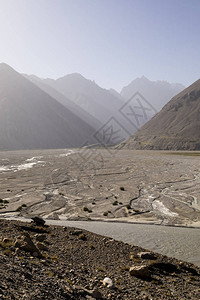 塔吉克斯坦的瓦坎河谷上方是阿富汗图片