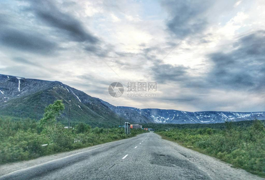 俄罗斯北部山区道路图片