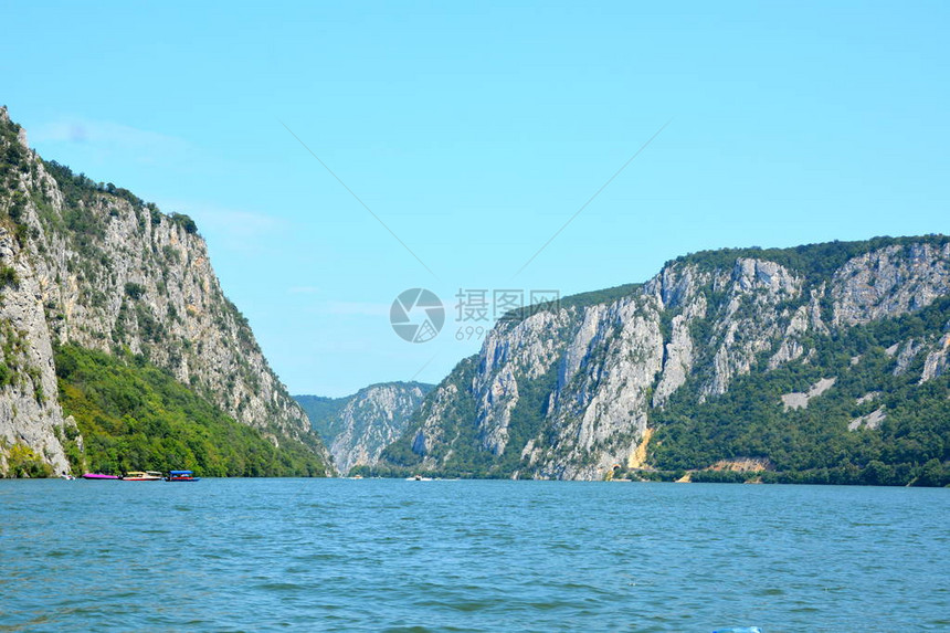 铁门是多瑙河上的一个峡谷图片