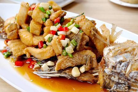 泰国香辣炸鱼图片