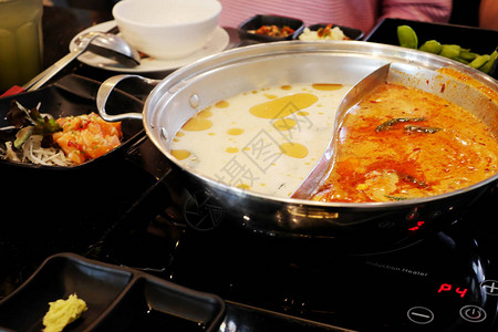 亚洲火锅流行美食图片
