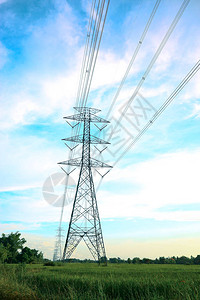 能源和通信电线杆图片