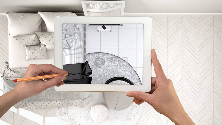 手持平板电脑AR应用模拟真实家居中的家具和室内设计产品建筑师设计师概念带双人床的卧室顶视图图片