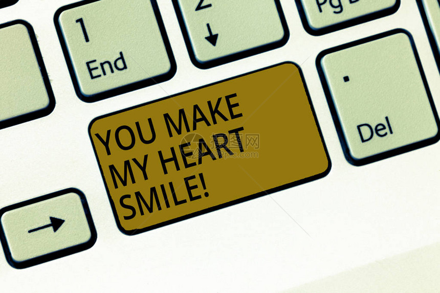 写笔记显示你让我的心微笑商业照片展示表达roanalysistic感觉良好的情绪键盘意图创建计算机消图片