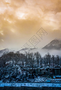 索契山在冬天白雪皑的冬天山冬天的照片山图片