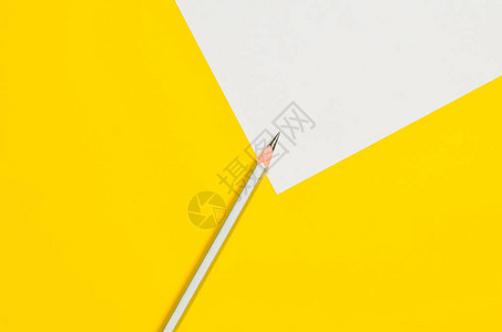 复制空间的最小背景白纸页黄色背景图片