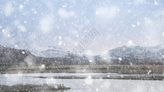 雪山和斯诺多尼亚公园其他大雪风暴中山峰的美丽的图片