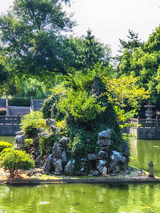 杭州有花园的鱼池图片