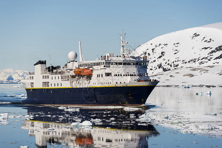 南极客船图片