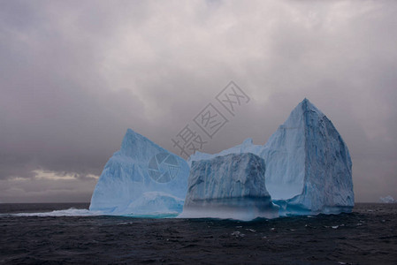 与Iceberg一高清图片