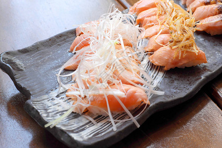 美味的寿司传统的日本料理图片