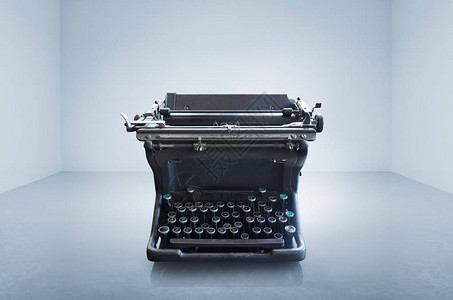 空旷的老式复古黑色打字机图片