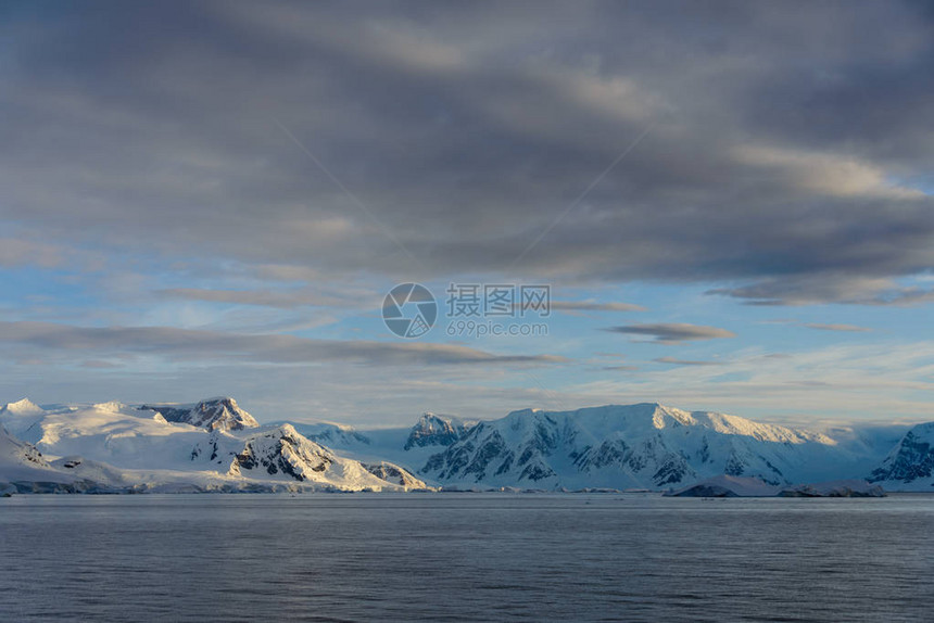 美丽的南极景观图片