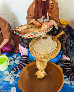 摩洛哥女在摩洛哥的Essaouira展出A图片