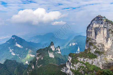 在天门山公园湖南的张图片