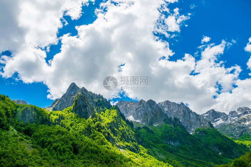高山雪峰美景图片