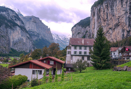 瑞士阿尔卑斯山的木屋图片