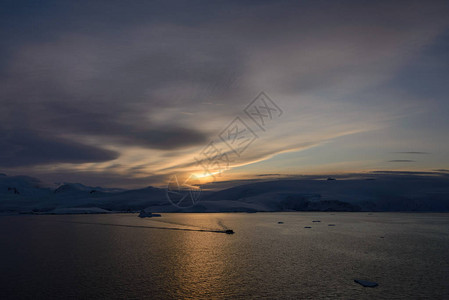 美丽的南极海景图片