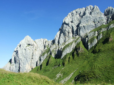 查看山体Alpstein中的Chruzberg峰图片