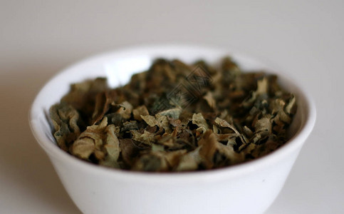 丰盛的叶茶纤维的巨大来源充满了维图片