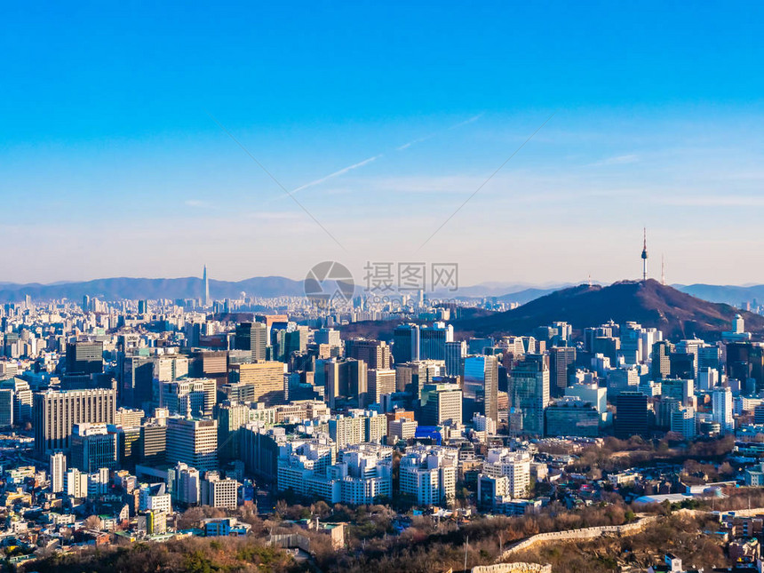 南韩首尔市有高塔的美丽建筑图片