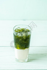 冰抹茶绿拿铁加牛奶图片