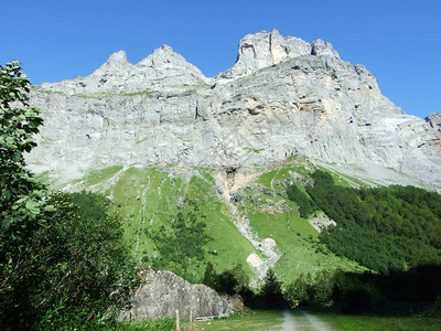 查看Zetribistock山群冰川阿尔卑斯山峰瑞图片