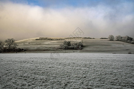 Aalen附近Ostalb的冬季风景图片
