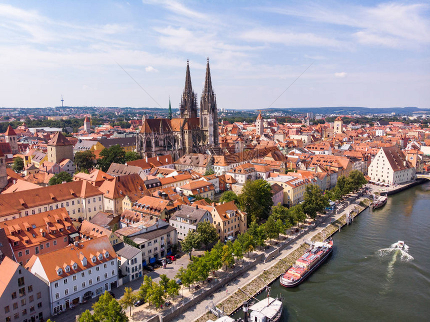 多瑙河建筑RegensburgCathedr和石图片