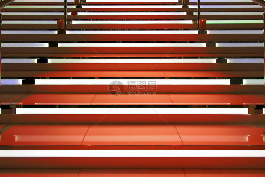 楼梯亮起了红灯图片