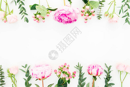粉红色花朵的花束白背景上的高柱和平背景图片